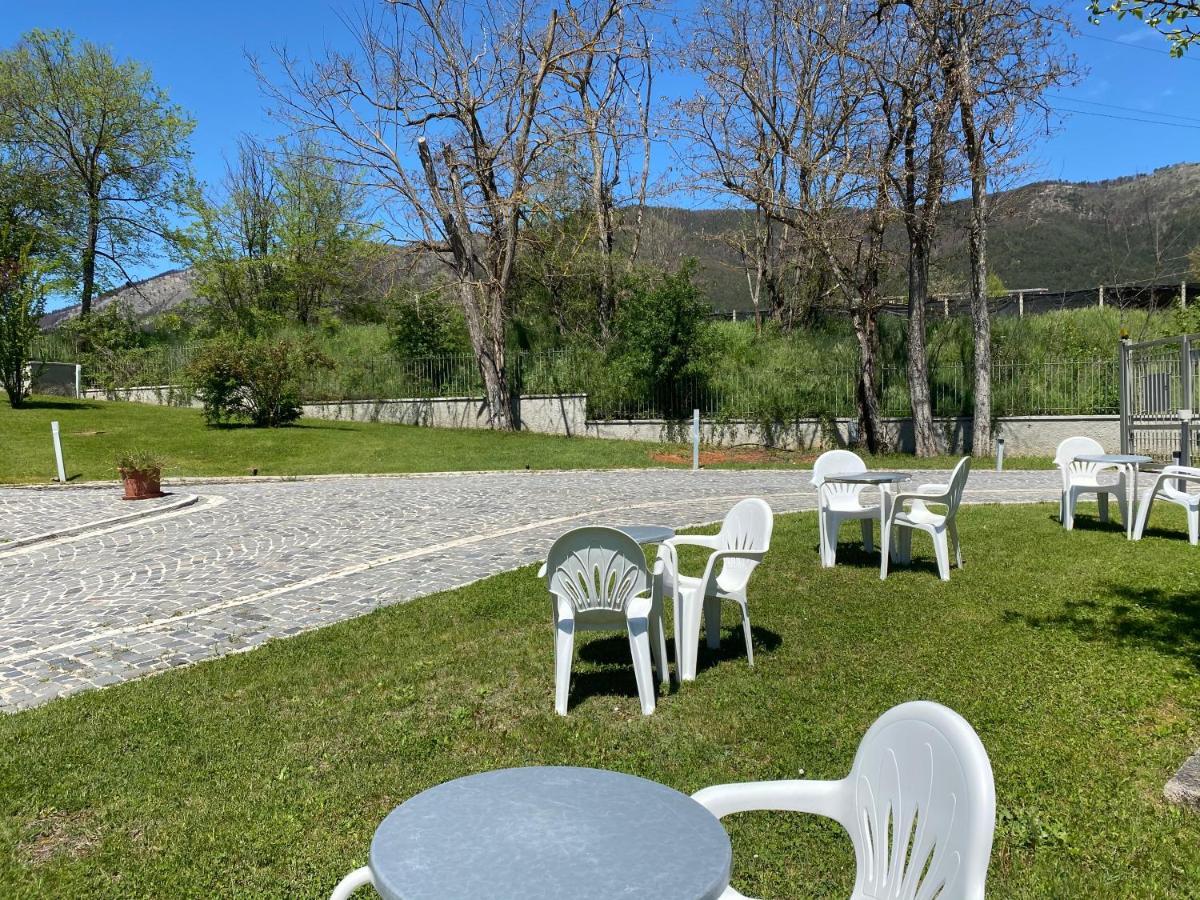 B&B Oasi Vetoio L'Aquila Luaran gambar